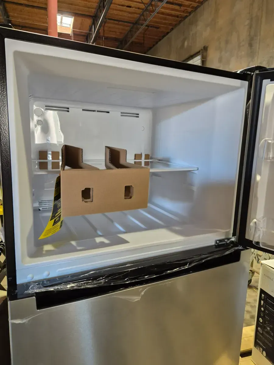 Vissani 18.1 cu. ft. Top Freezer Refrigerator in Fingerprint Resistant Stainless Steel Look, Garage Ready - image 3