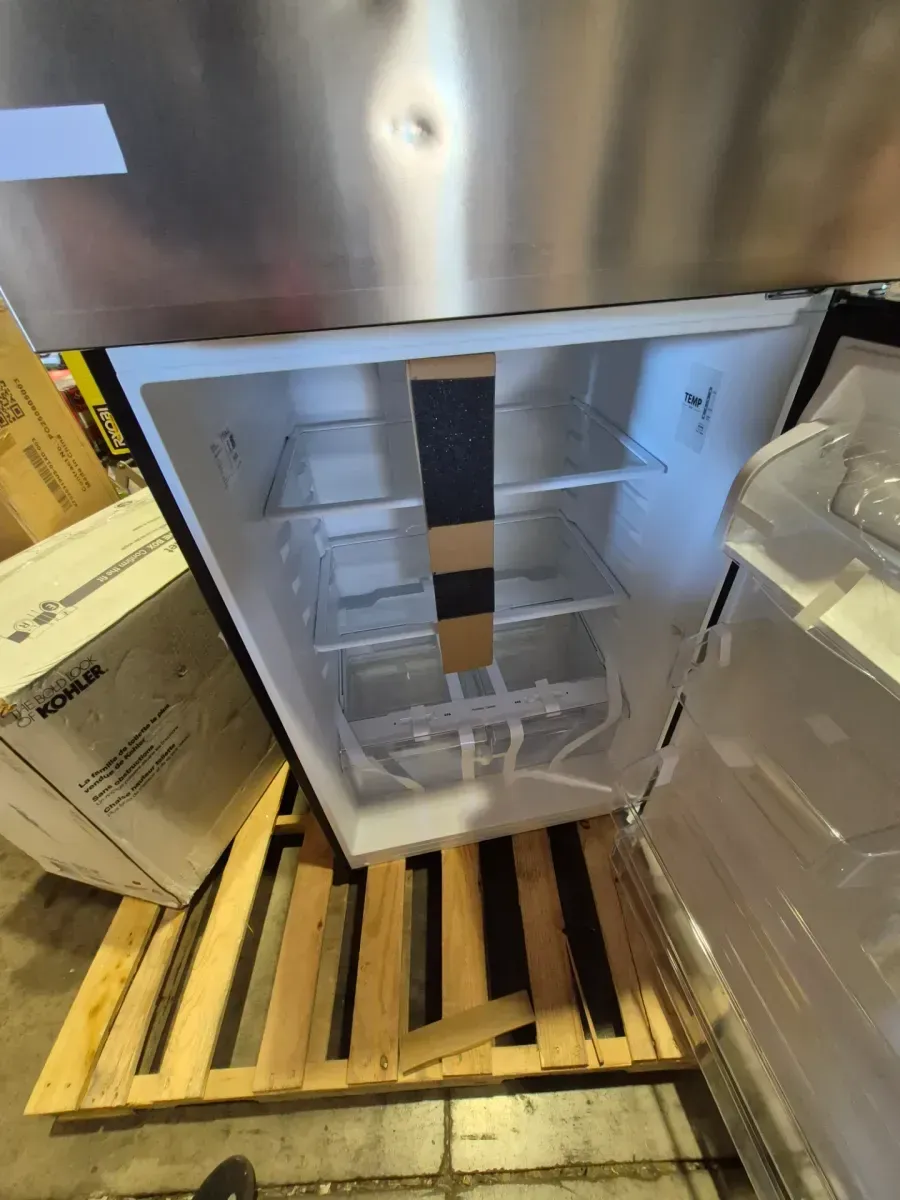 Vissani 18.1 cu. ft. Top Freezer Refrigerator in Fingerprint Resistant Stainless Steel Look, Garage Ready - image 5