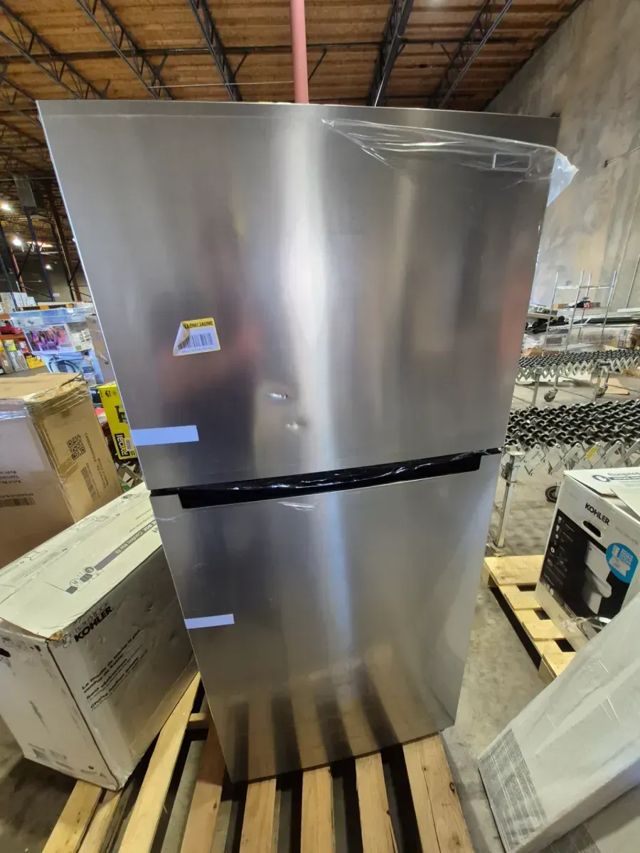 Vissani 18.1 cu. ft. Top Freezer Refrigerator in Fingerprint Resistant Stainless Steel Look, Garage Ready - image 4