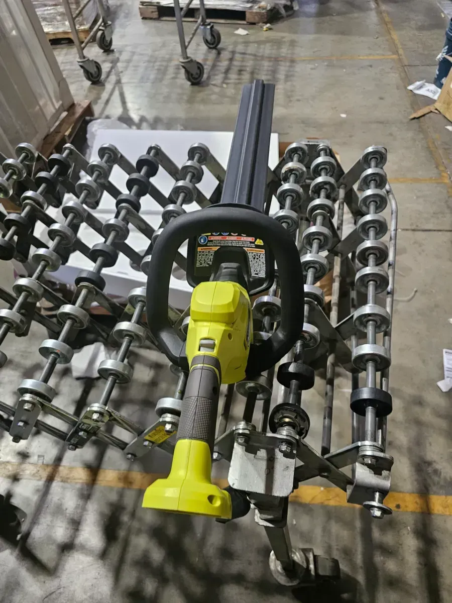 ONE+ 18V 22 in. Lithium-Ion Cordless Hedge Trimmer (Tool Only) - image 4