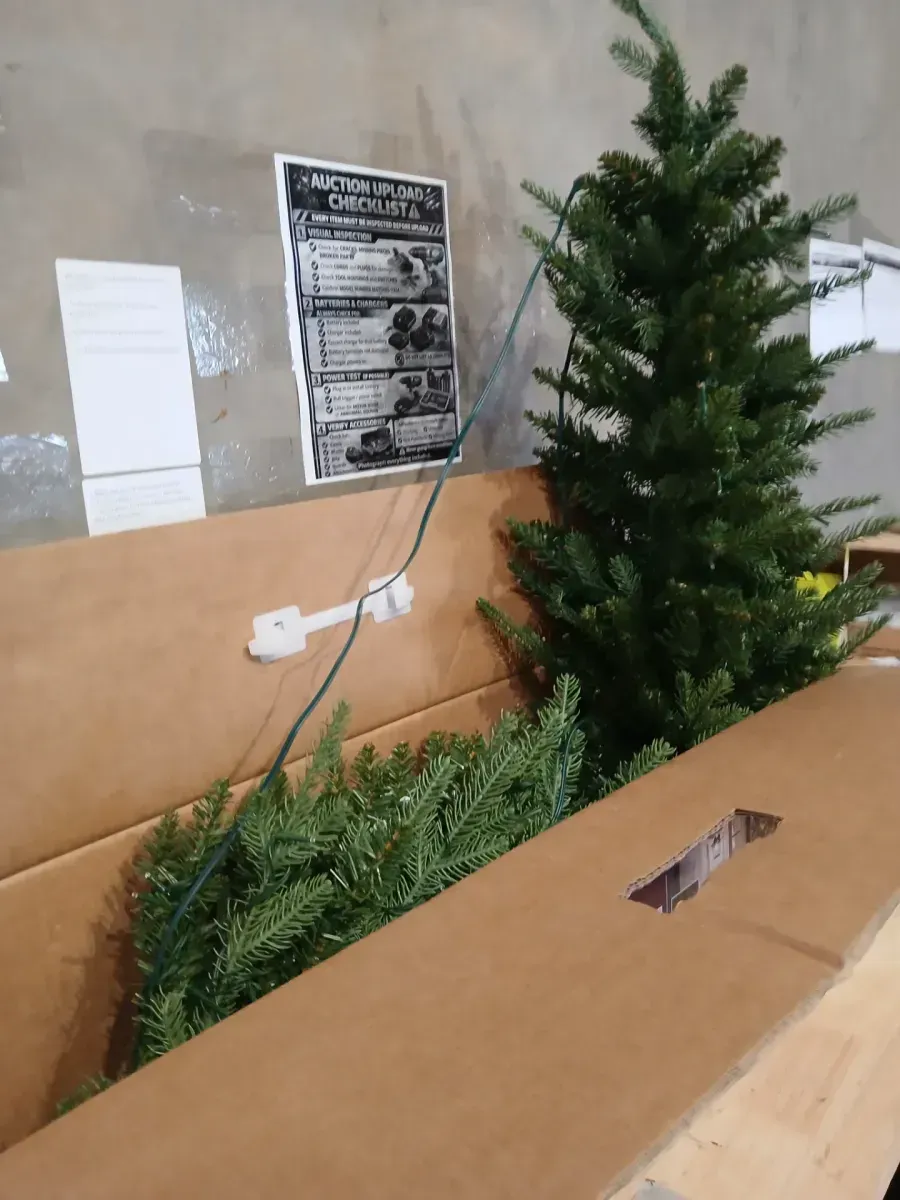 3 ft. Grand Duchess Twinkling Balsam Fir LED Pre-Lit Artificial Trees G4 - image 4