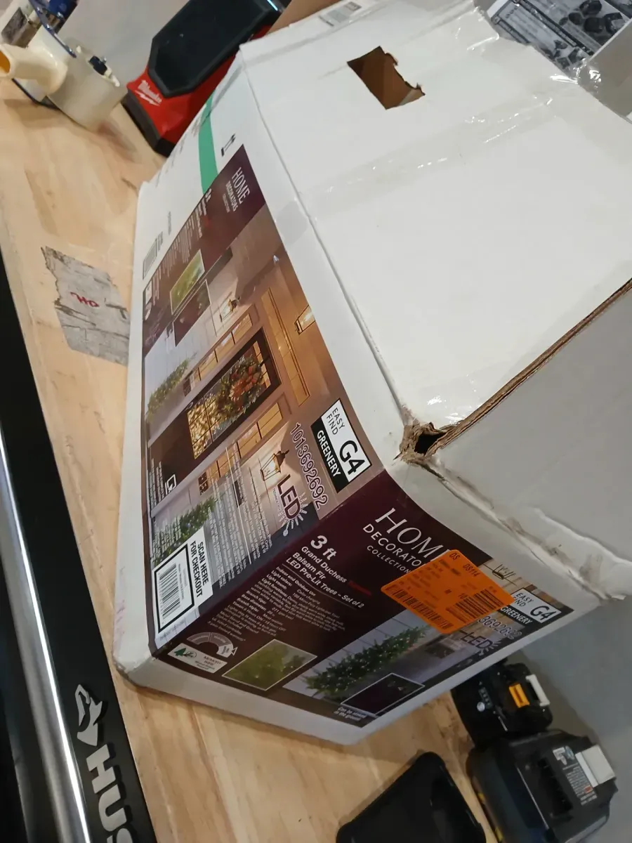 3 ft. Grand Duchess Twinkling Balsam Fir LED Pre-Lit Artificial Trees G4 - image 2