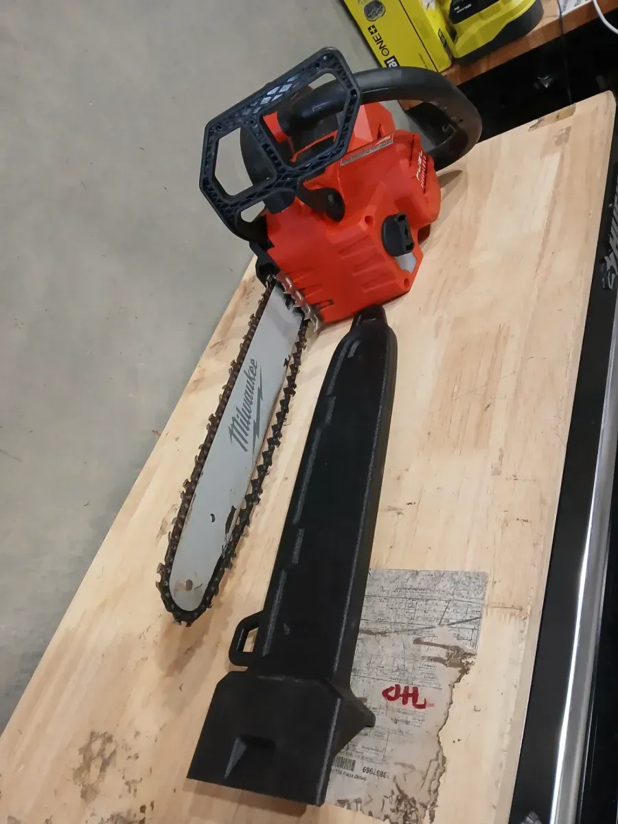 M18 FUEL 16 in. 18V Lithium-Ion Brushless Battery Chainsaw (Tool-Only) - image 3