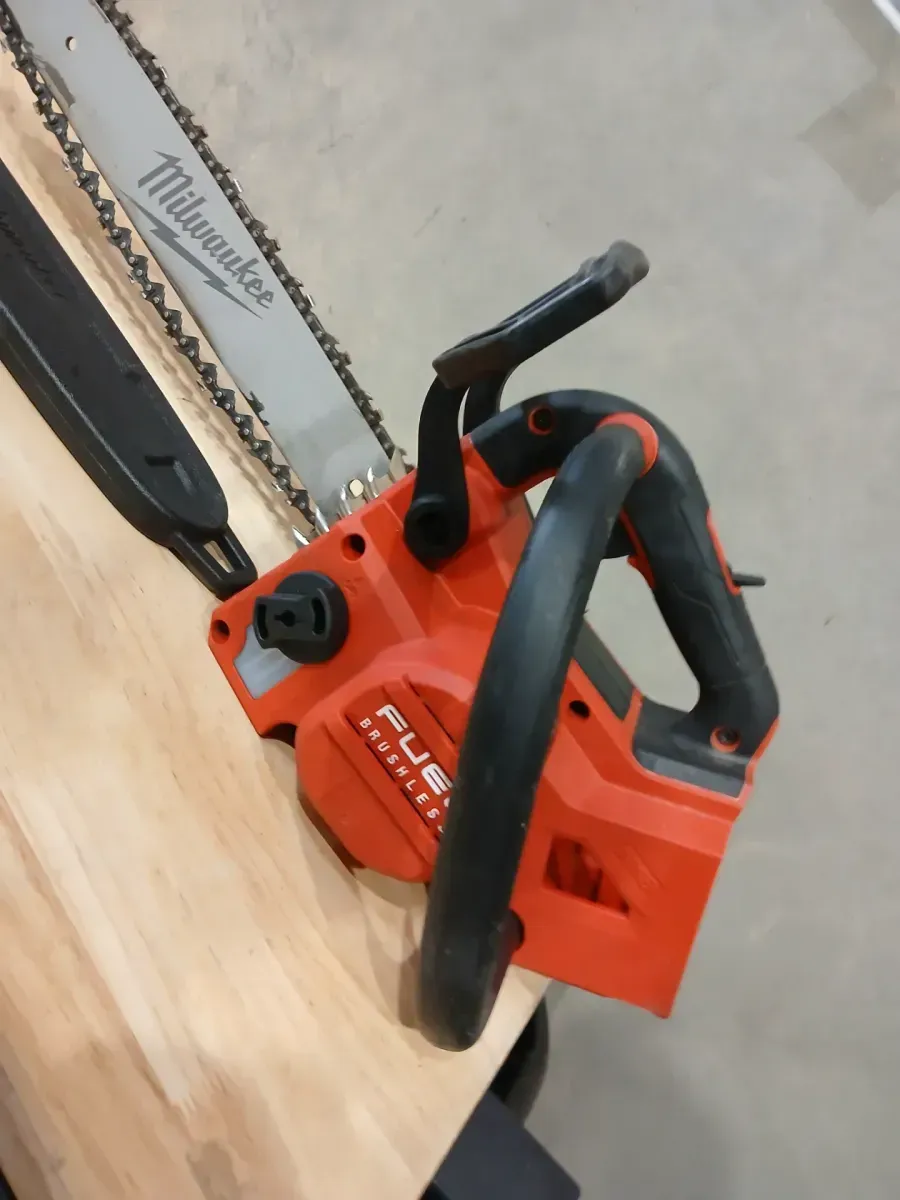 M18 FUEL 16 in. 18V Lithium-Ion Brushless Battery Chainsaw (Tool-Only) - image 5