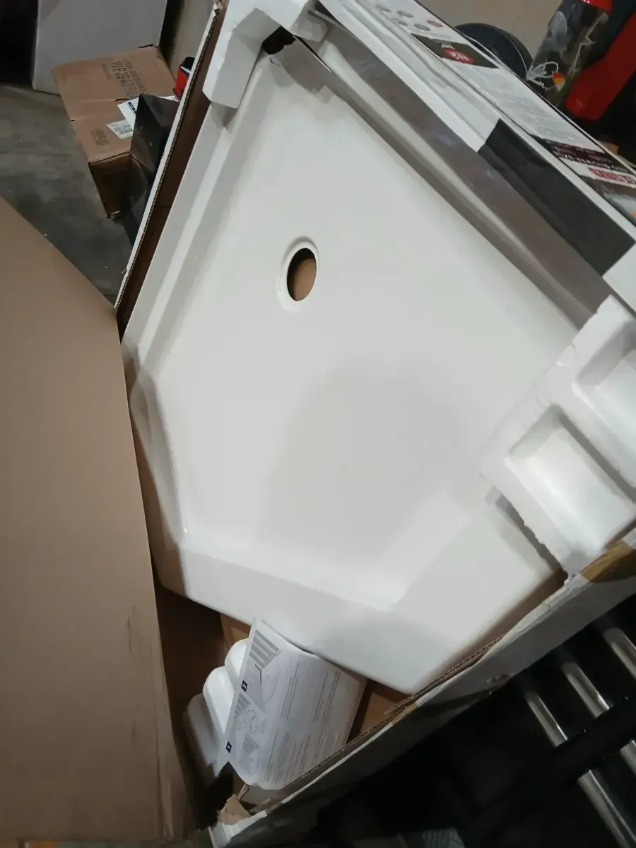 42 in. x 42 in. Triple Threshold Neo Angle Corner Shower Pan with Corner Drain in White - image 6