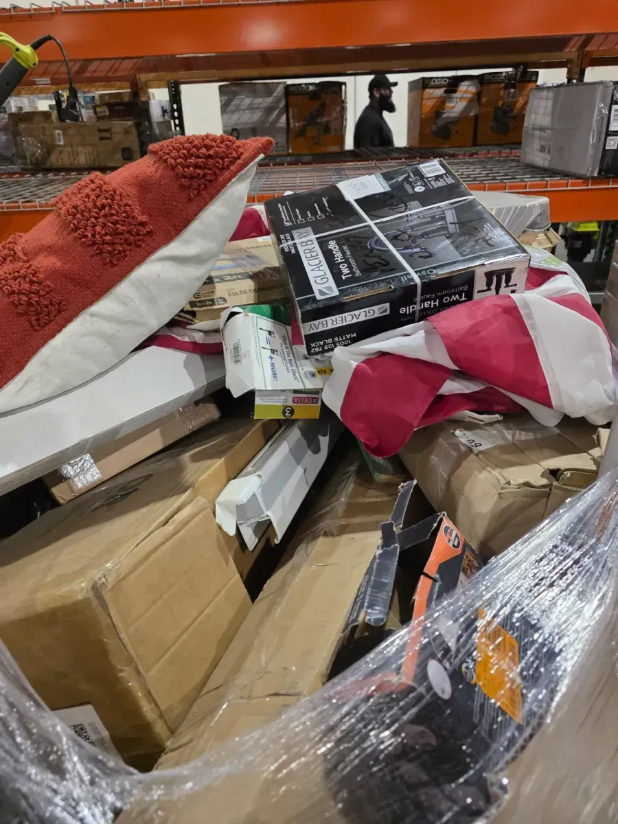 Mixed Home Goods & Decor Pallet - image 2