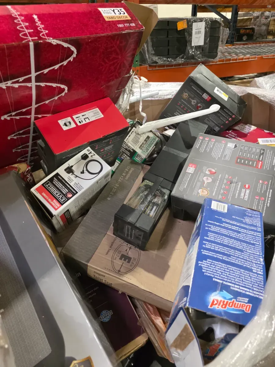 Mixed Home Goods, Seasonal, and Hardware Pallet - image 2