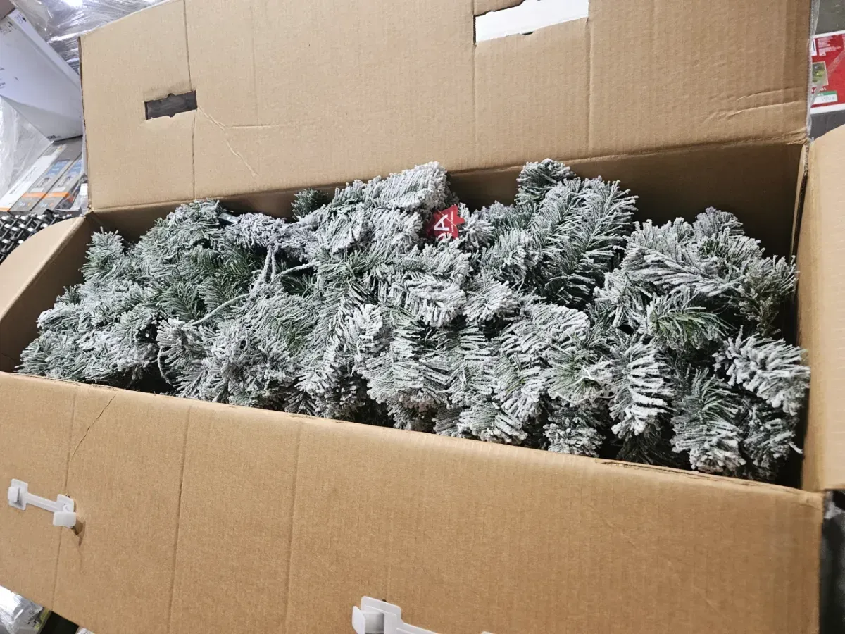 7.5 ft. Pre-Lit LED Premium Snow Flocked Snow Hinged Artificial Christmas Tree with 450 Lights - image 3