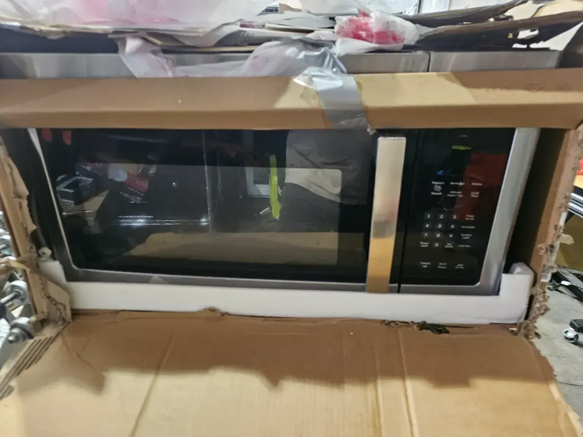 GE 1.6 cu. ft. Over-the-Range Microwave in Stainless Steel - image 3