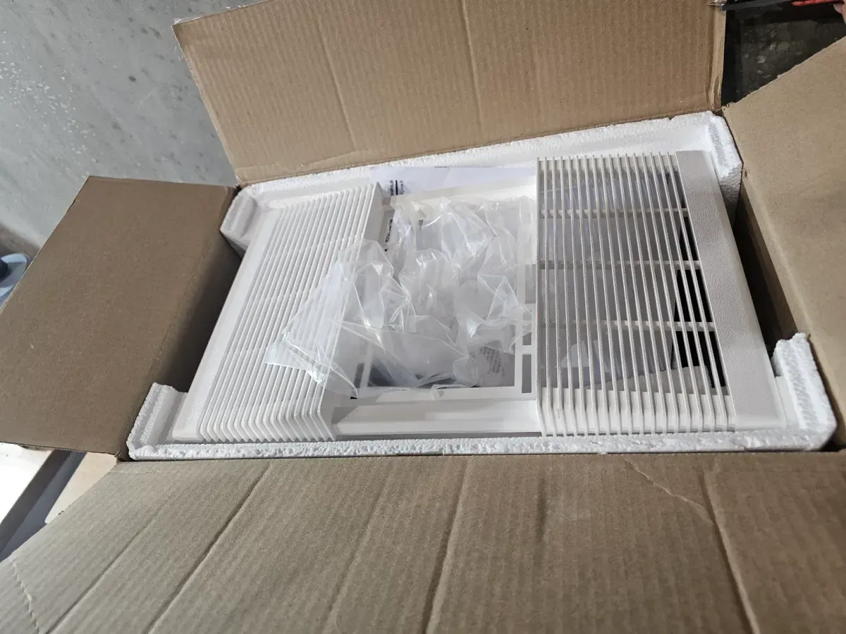 80 CFM Ceiling Bathroom Exhaust Fan with Light and 1300-Watt Heater - image 3