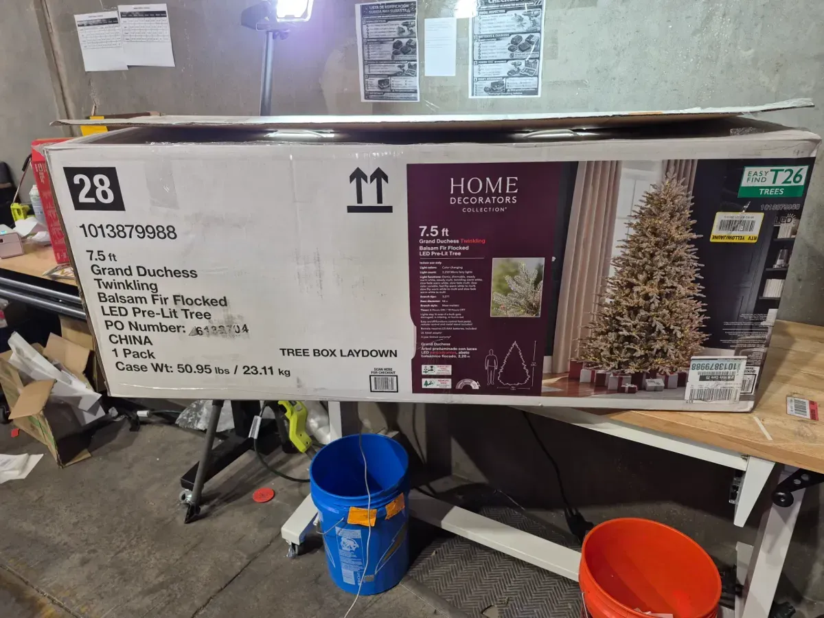 7.5 ft. Pre-Lit Dunhill Fir Hinged Artificial Christmas Tree with Clear Lights - image 4