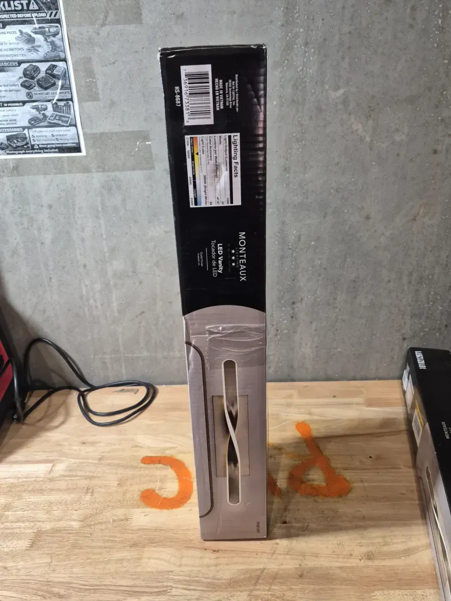 24 in. Integrated LED Gold Bathroom Vanity Light Fixture - image 5