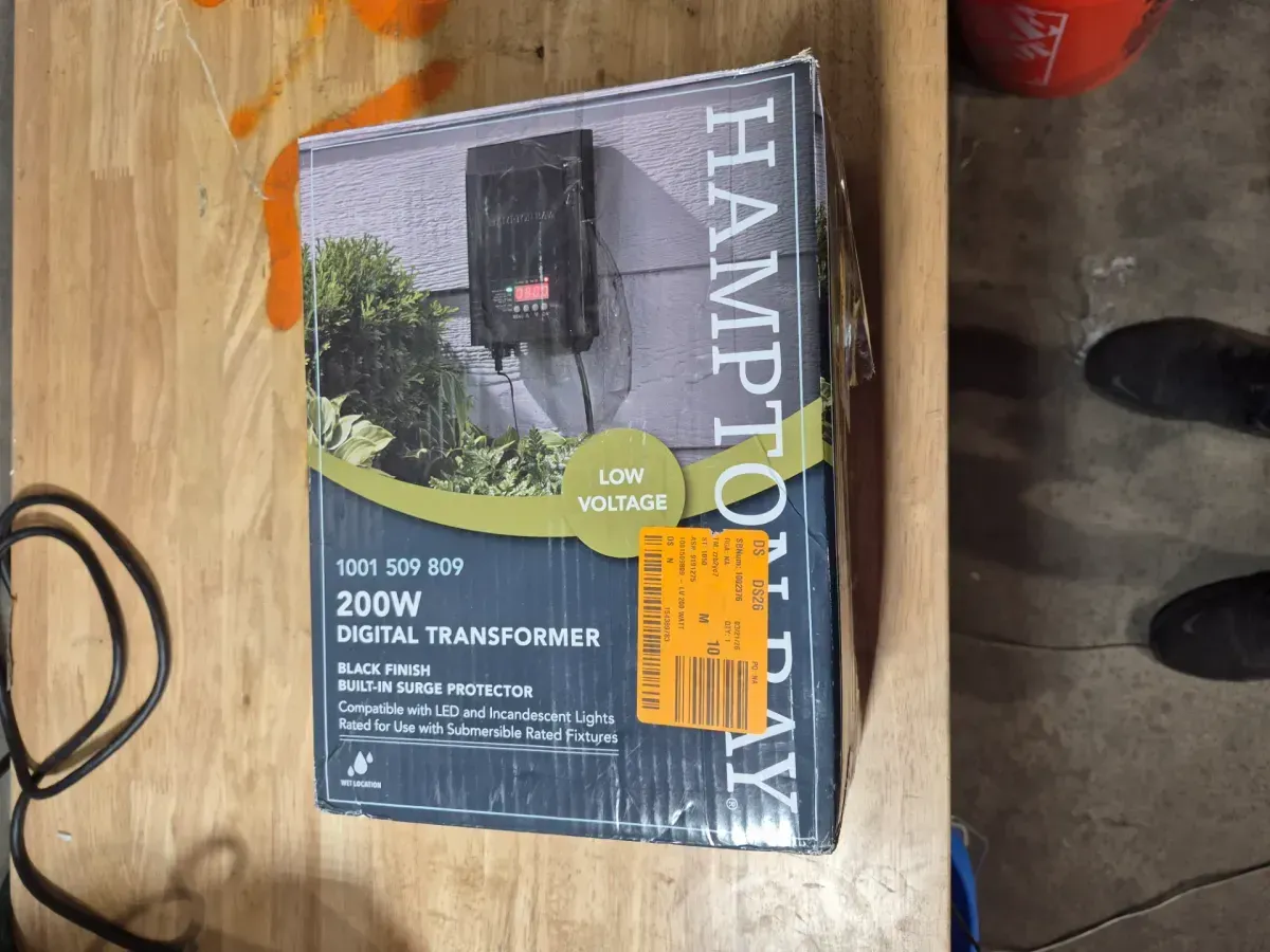 Low-Voltage 300-Watt Metal Landscape Lighting Transformer with Dusk to Dawn Sensor - image 5