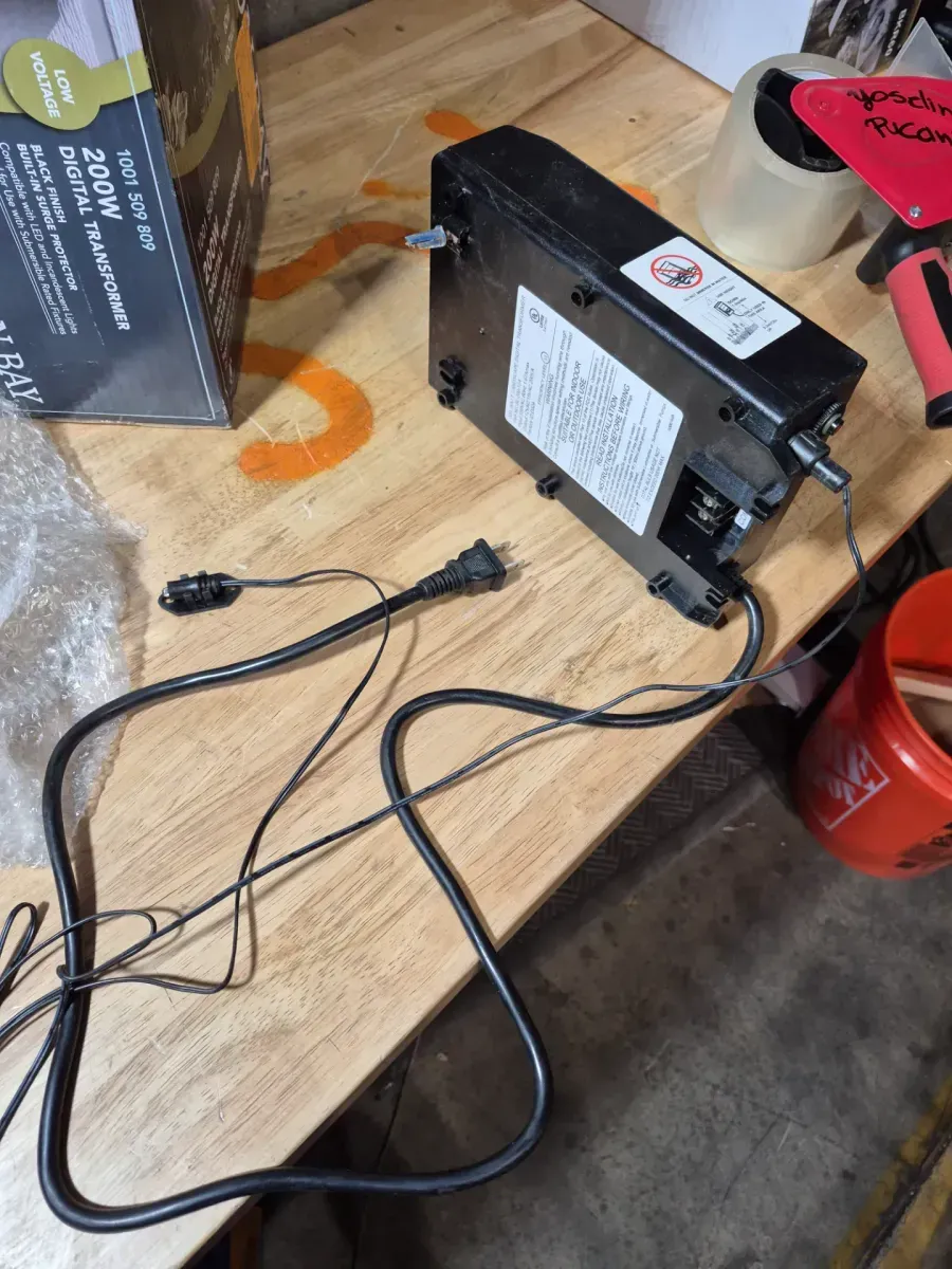 Low-Voltage 300-Watt Metal Landscape Lighting Transformer with Dusk to Dawn Sensor - image 3