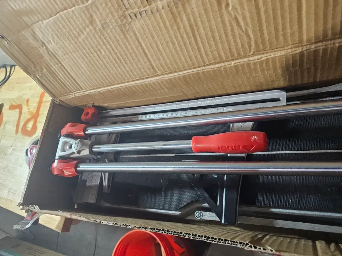 Rubi Speed 72 N 28 in. Tile Cutter with Tungsten Carbide Blade and Replacement Blade - image 4