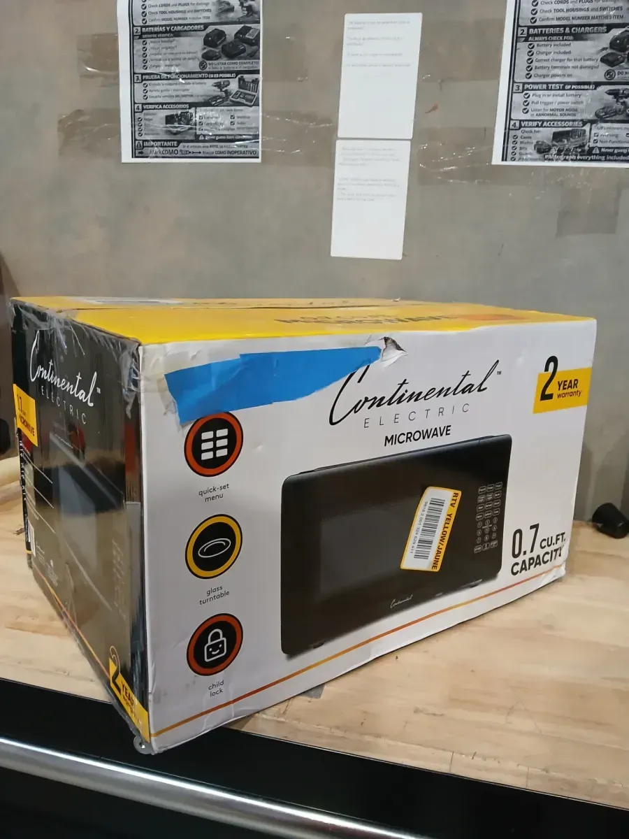 Continental Electric [0.7 Cubic Feet Countertop Microwave in Black Glass Plate Included] - image 2