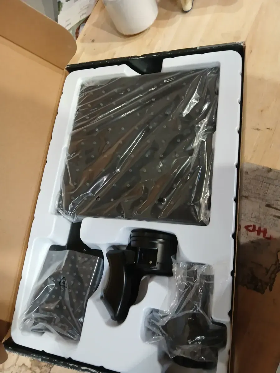 Modern 1-Spray 7.9 in. Dual Tub Wall Mount Fixed and Handheld Shower Heads 1.8 GPM in Matte Black - image 5