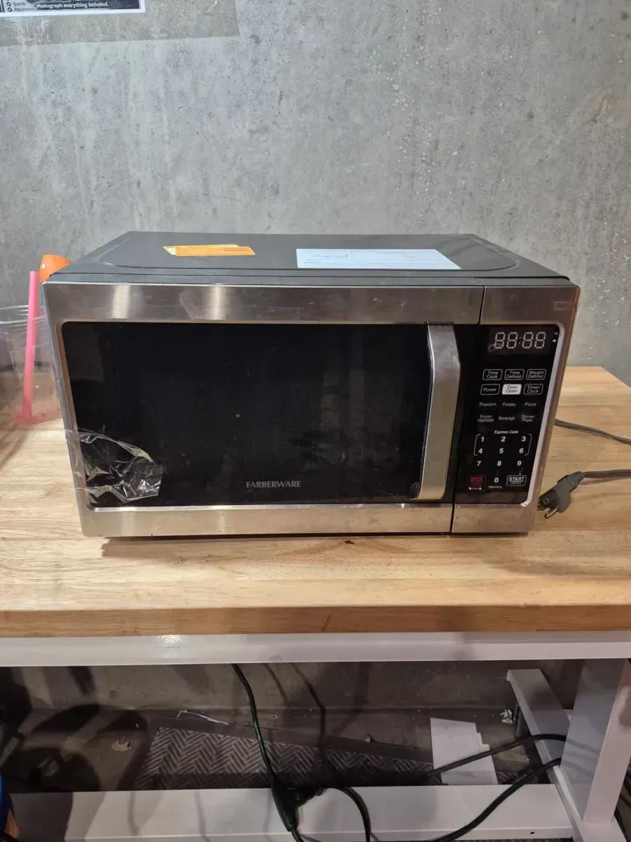 Classic 0.7 cu. Ft. Countertop Microwave in Brushed Stainless Steel - image 3