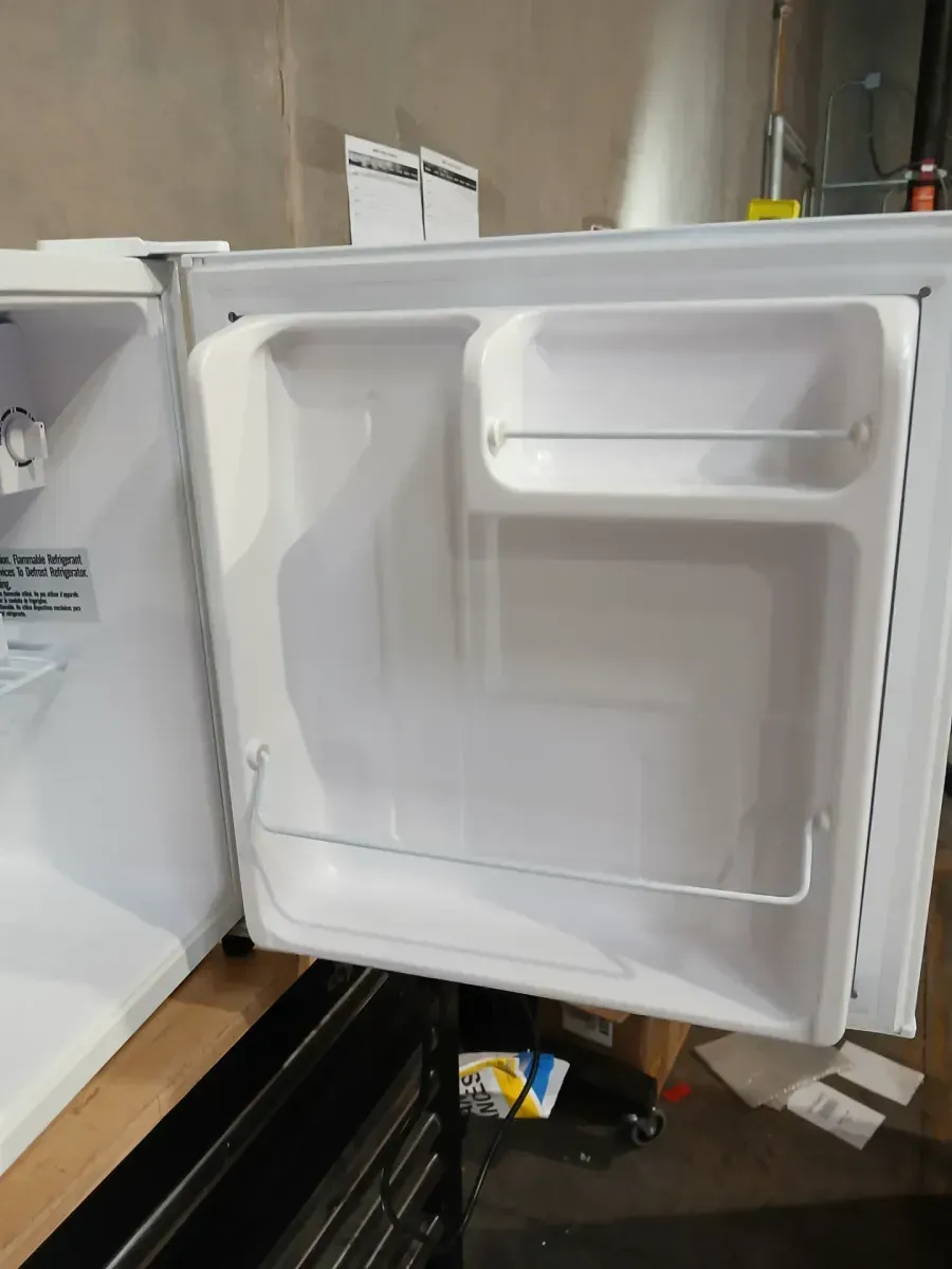 1.7 cu. ft. Freezerless Mini Fridge, White - image 5