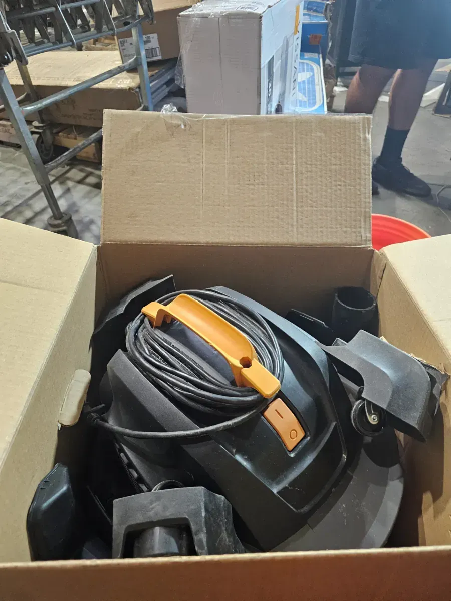 12 Gal. 5.0-Peak HP Wet Dry Vac - image 3