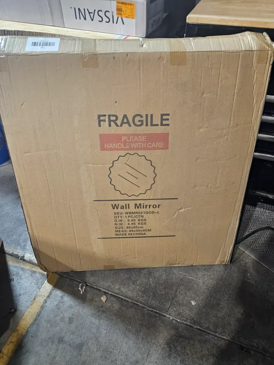 31.5 in. W x 31.5 in. H Round Gold Aluminum Alloy Framed Scalloped Wavy Wall Mirror - image 3