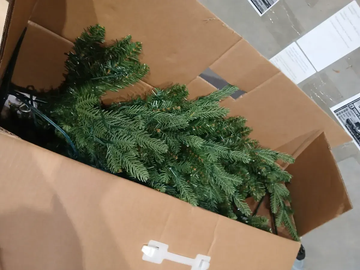 3 ft. Grand Duchess Twinkling Balsam Fir LED Pre-Lit Artificial Trees G4 - image 4