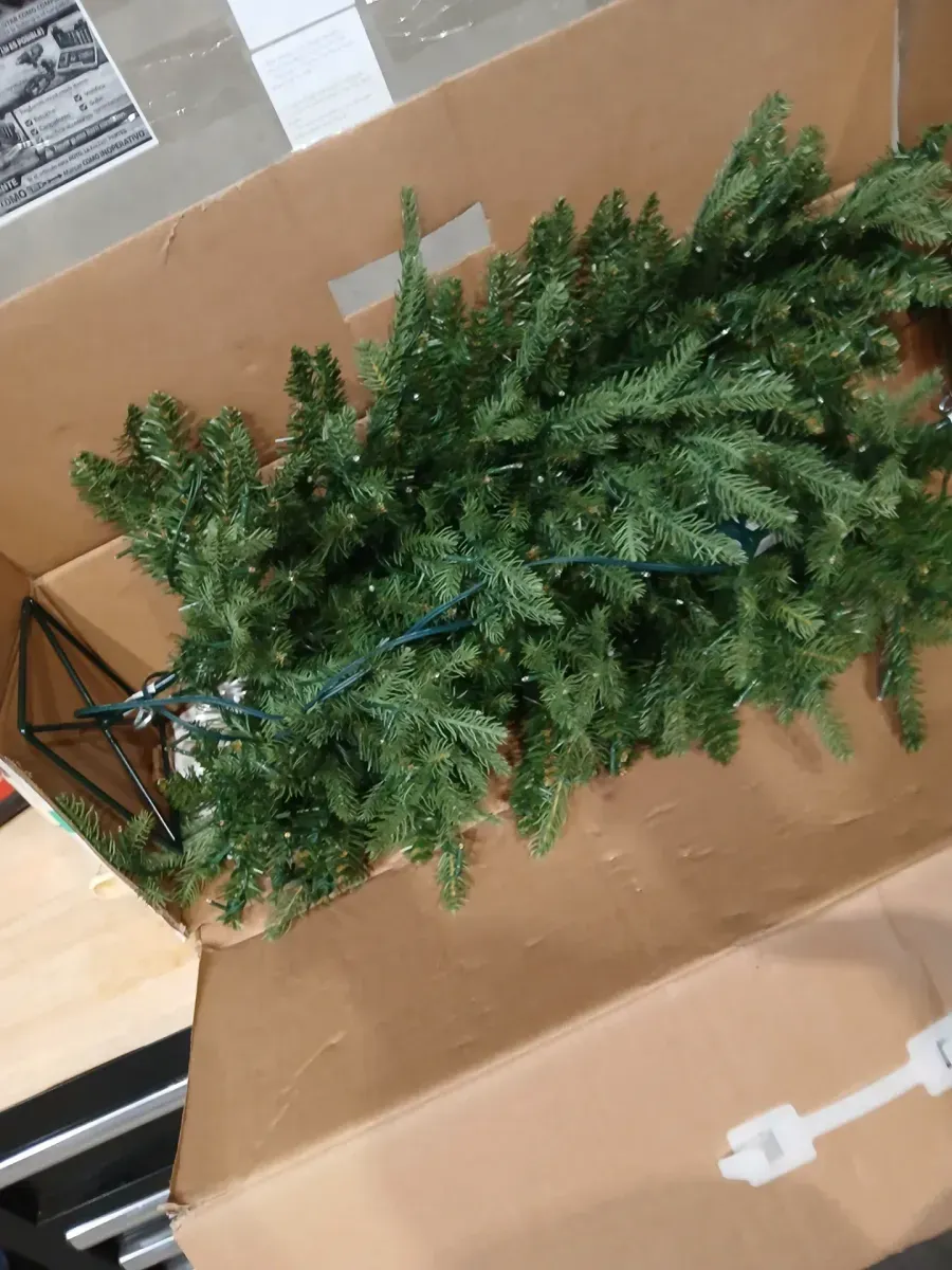 3 ft. Grand Duchess Twinkling Balsam Fir LED Pre-Lit Artificial Trees G4 - image 6