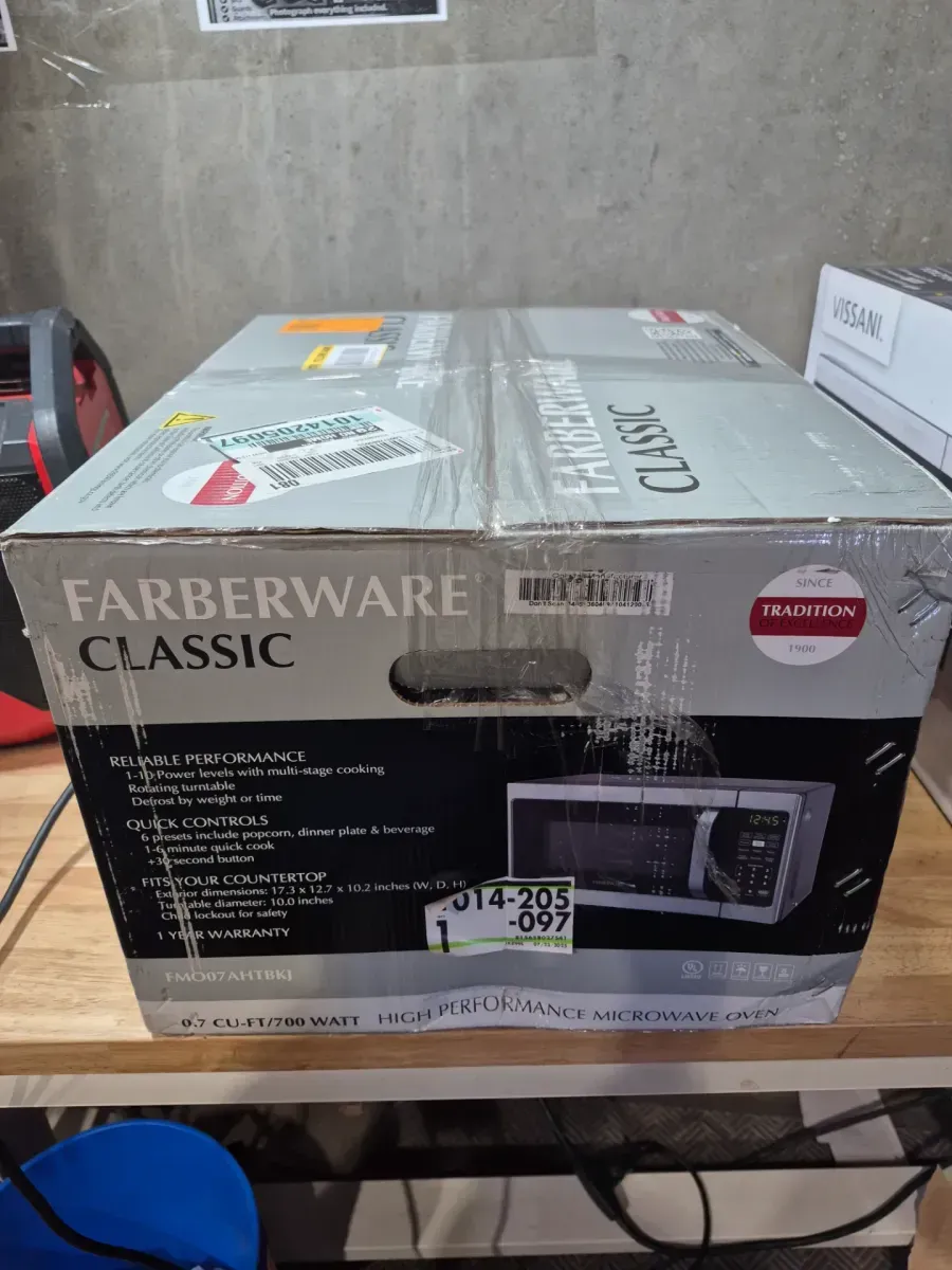 0.7 cu. ft. 700-Watt Countertop Microwave Oven in Brushed Stainless Steel - image 4