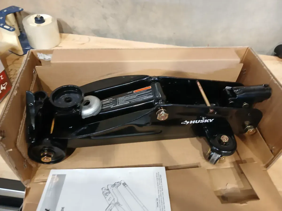 Husky 2-Ton Trolley Jack - image 4