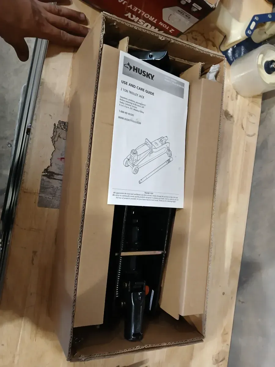 Husky 2-Ton Trolley Jack - image 3