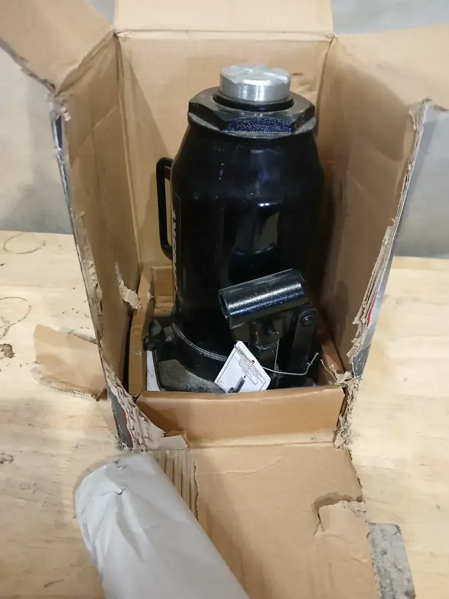 Husky 20-Ton Hydraulic Bottle Car Jack - image 4