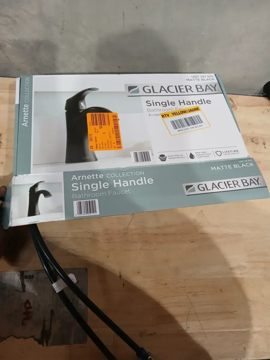 Arnette Single Handle Single Hole Bathroom Faucet in Matte Black - image 2