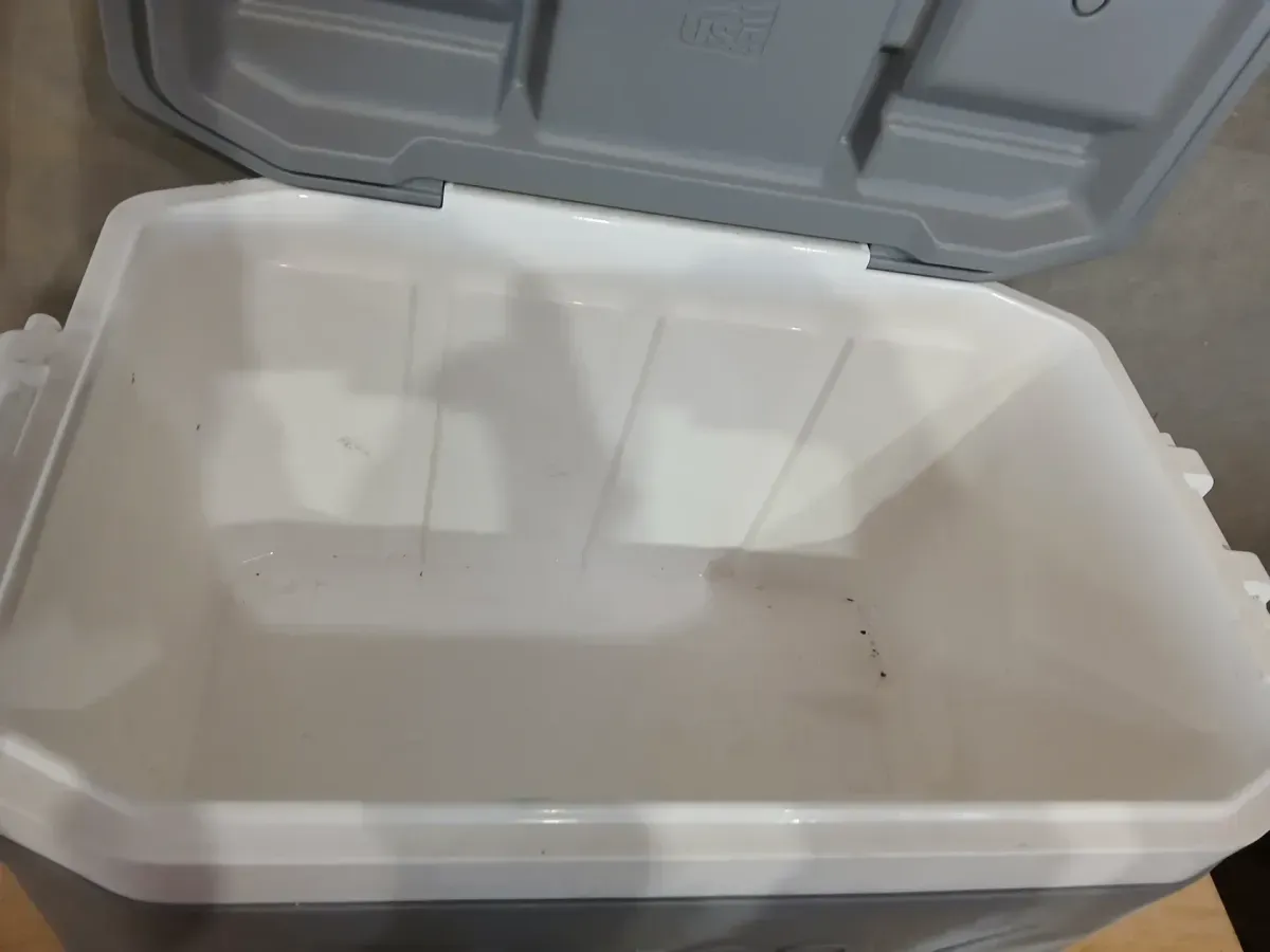 Profile II 50 Qt. Chest Cooler - image 5