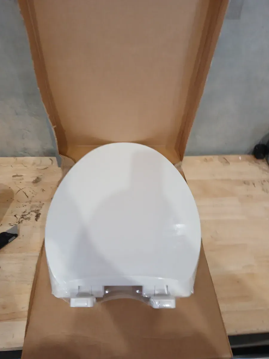 Elongated Slow Close Closed Toilet Seat in White - image 6