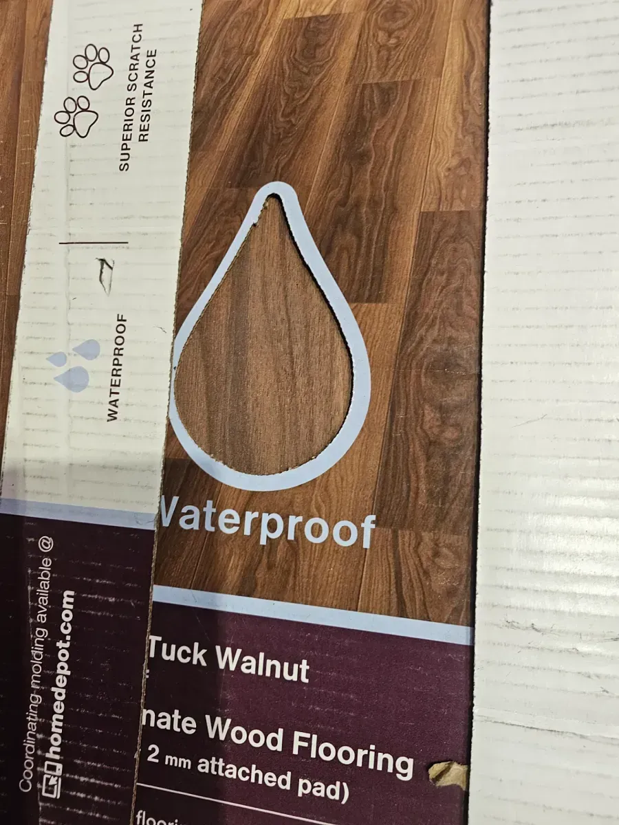 **(207.9sqft)** Chestnut Street Oak 12 MIL x 7 in. W x 42 in. L Waterproof Click Lock Luxury Vinyl Plank Flooring (20.79) 10 cases - image 3