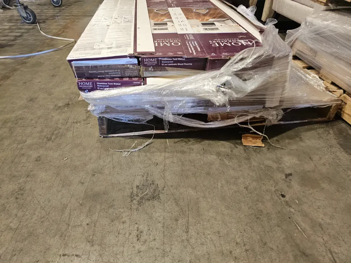 **(207.9sqft)** Chestnut Street Oak 12 MIL x 7 in. W x 42 in. L Waterproof Click Lock Luxury Vinyl Plank Flooring (20.79) 10 cases - image 2