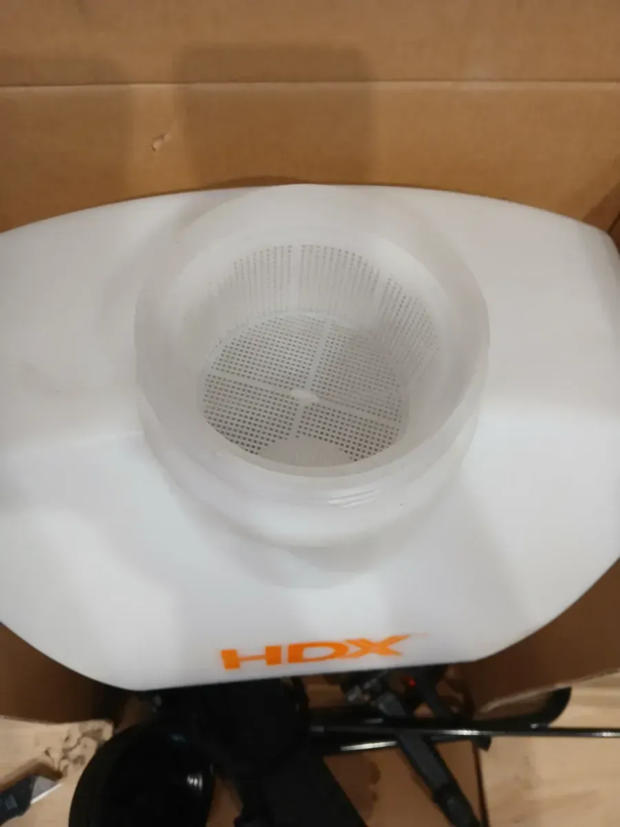 HDX 4G Backpack Sprayer - image 5