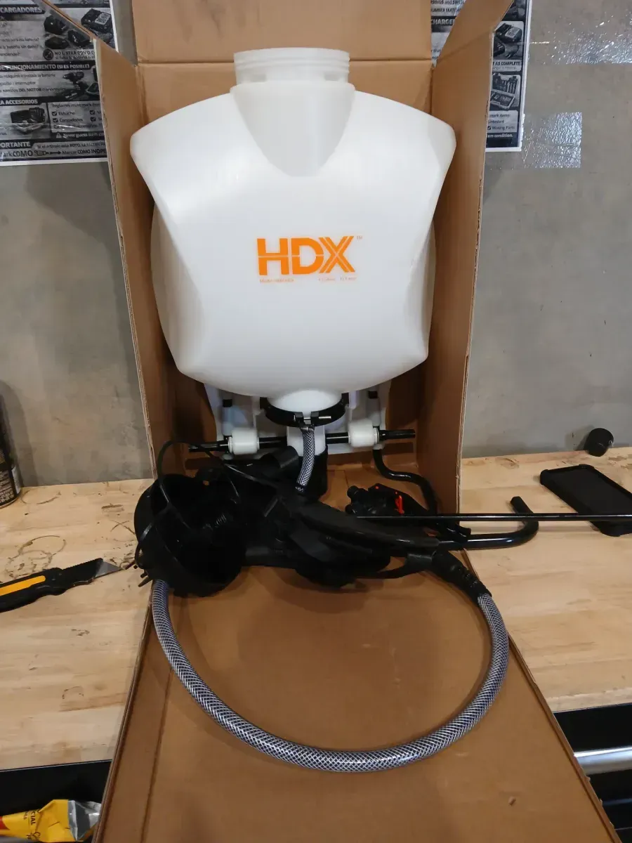 HDX 4G Backpack Sprayer - image 3
