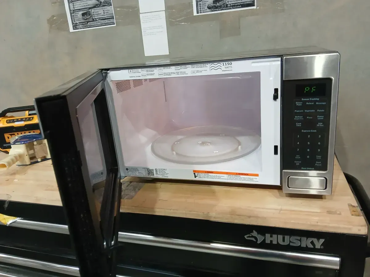 1.0 cu. ft. 1050-Watt Convection Countertop Microwave in Stainless Steel - image 5