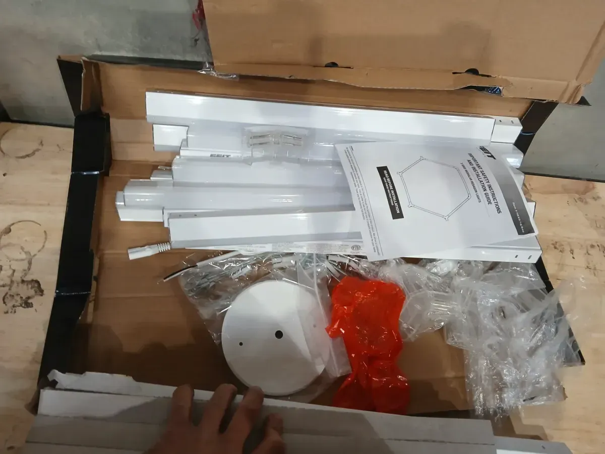 2.5 ft. Integrated LED 3 Grid Flexagon White Strip Light Fixture 4000K - image 4