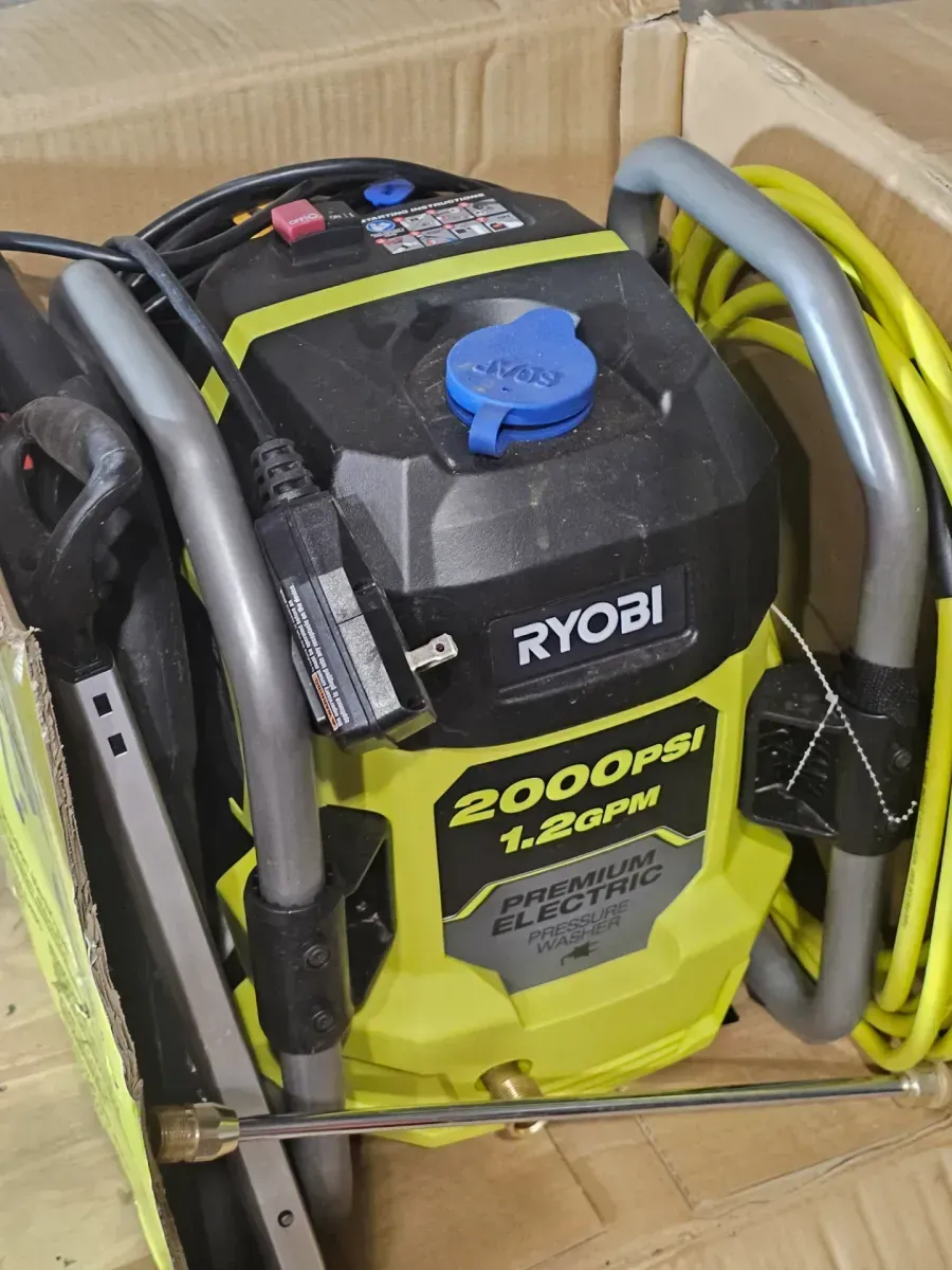 2000 PSI 1.2 GPM Cold Water Electric Pressure Washer - image 2