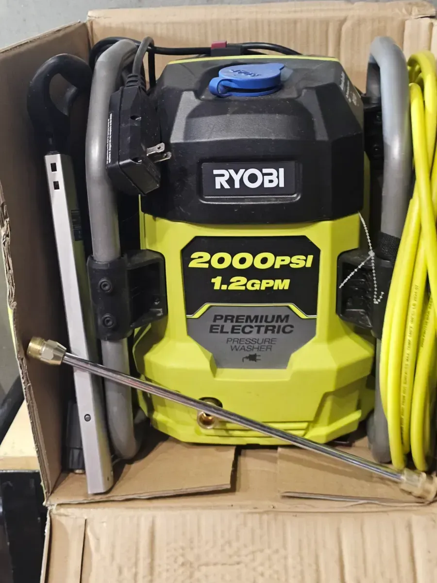 2000 PSI 1.2 GPM Cold Water Electric Pressure Washer - image 3