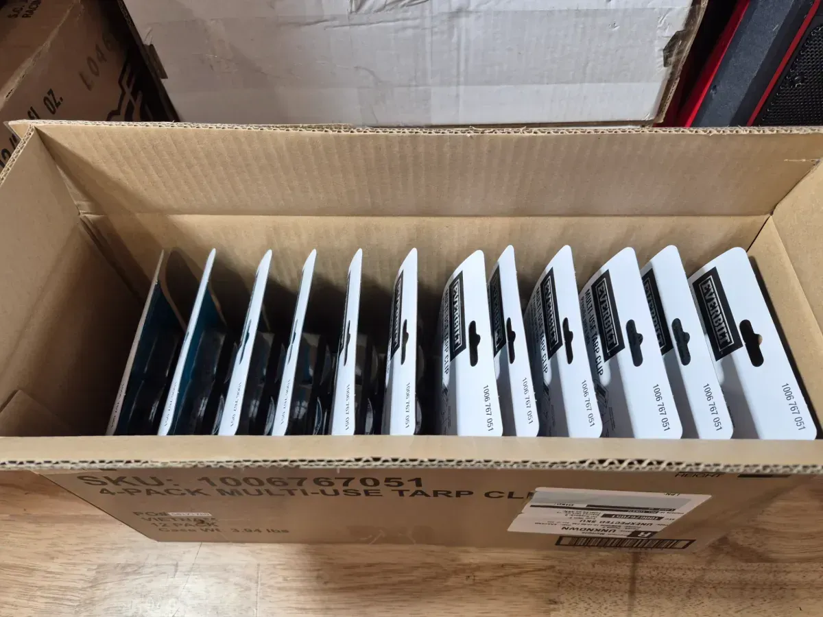 4-Pack Tarp Clips - image 4