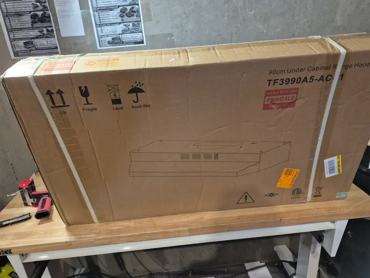 36 in. 280 CFM Under Cabinet Range Hood Stainless Steel Vent Hood with Rocker Button Control, 2-Speeds Fan, LED Light - image 2