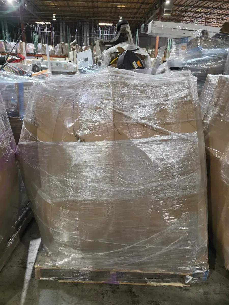 Pallet of Mixed Home & Seasonal Decor - image 1