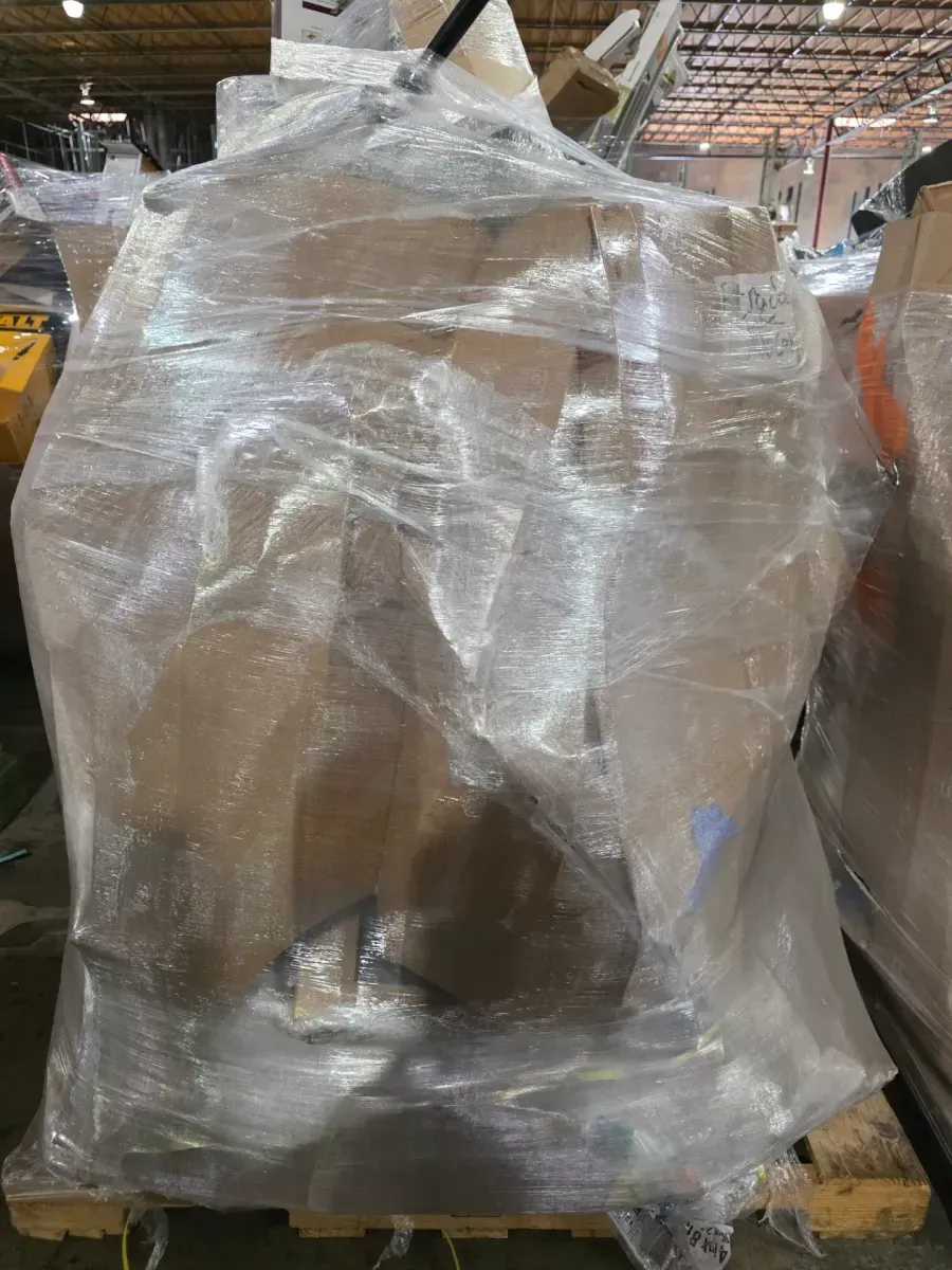 Mixed Home Decor & Window Treatments Pallet - image 1