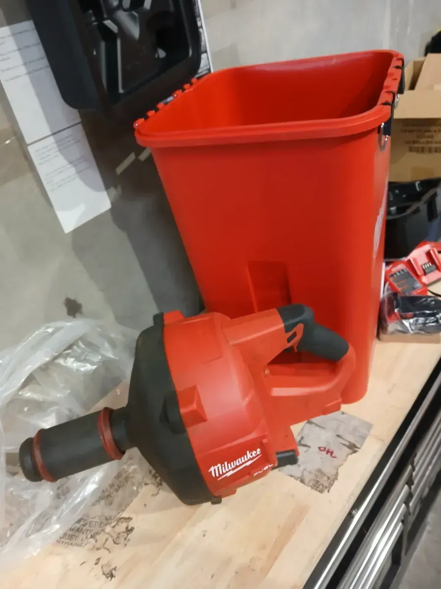 M18 FUEL 18-Volt Lithium-Iron Cordless Plumbing Drain Snake Auger Kit with w/ CABLE DRIVE & 5/16 in. x 35 ft. Cable - image 3