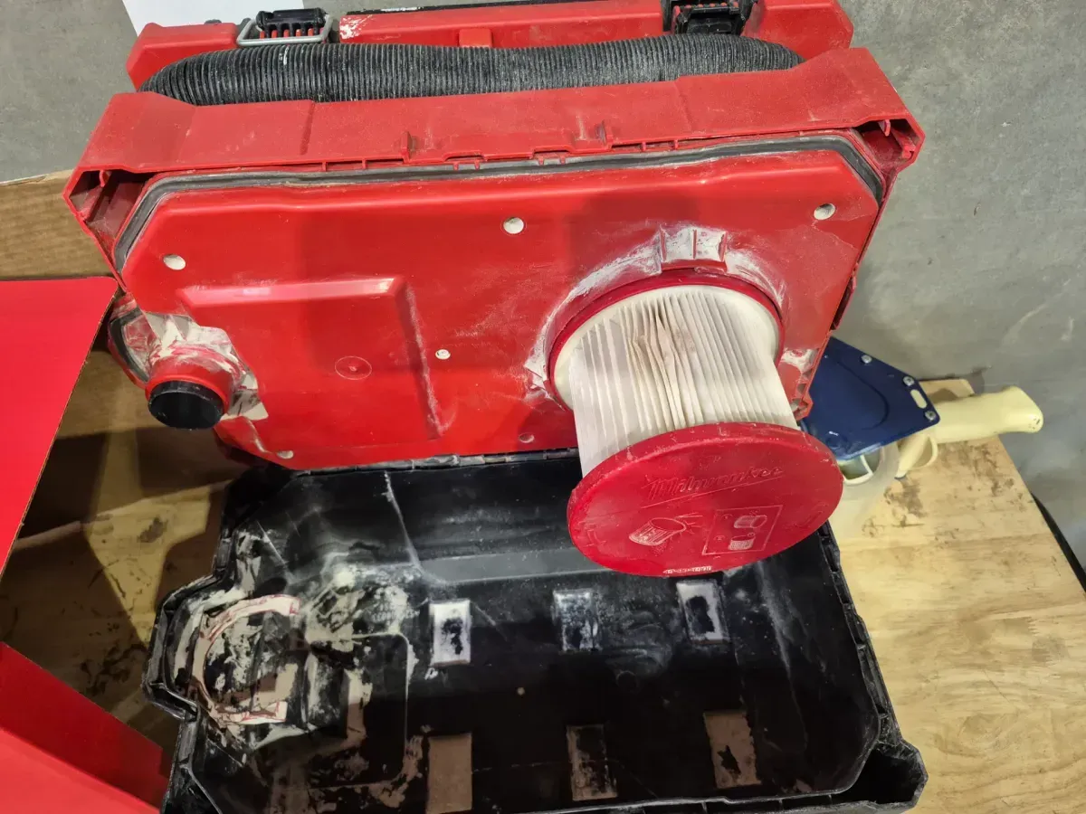 M18 FUEL PACKOUT 18-Volt Lithium-Ion Cordless 2.5 Gal. Wet/Dry Vacuum (Vacuum-Only) - image 8