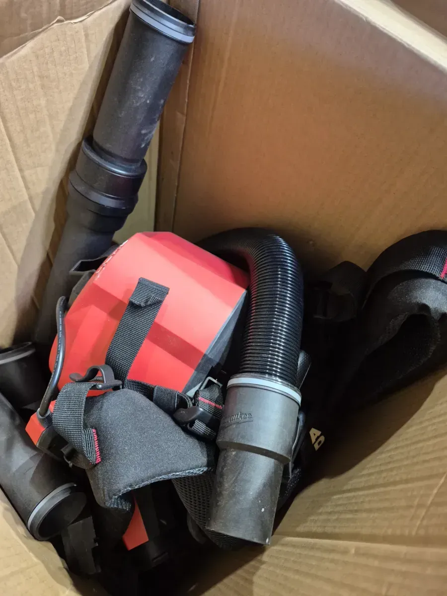 M18 FUEL 18-Volt Lithium-Ion Brushless Red HEPA Multisurface 1 Gal. Cordless 3-in-1 Backpack Vacuum (Vacuum-Only) - image 4