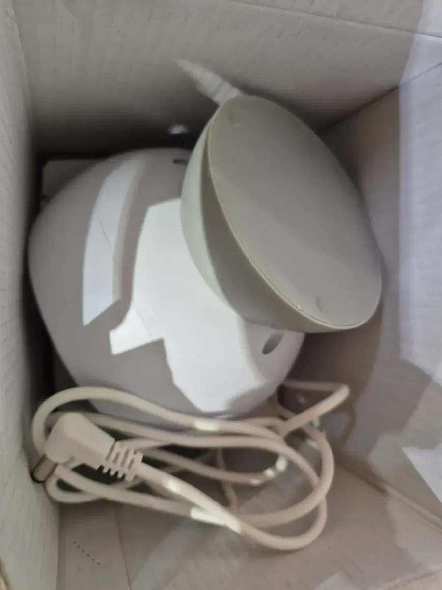 USB Powered HD Lens Planetarium Integrated LED Night Light Bulb Projector with 6-Changeable Slides - image 2